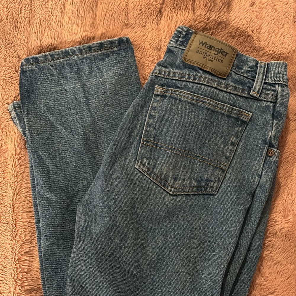 MEN'S WRANGLER AUTHENTICS® REGULAR FIT FLEX JEAN; Size 29x34